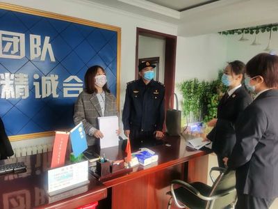 下花園區檢察院規范小微型客車租賃，為行業安全消除隱患